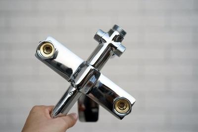 浴室水管設(shè)計不夠用?希箭淋浴花灑套裝解煩憂